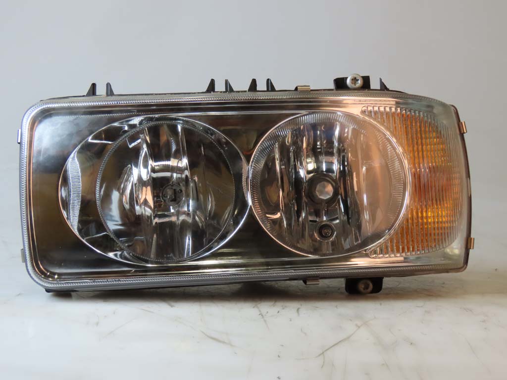Koplamp Li. DAF CF