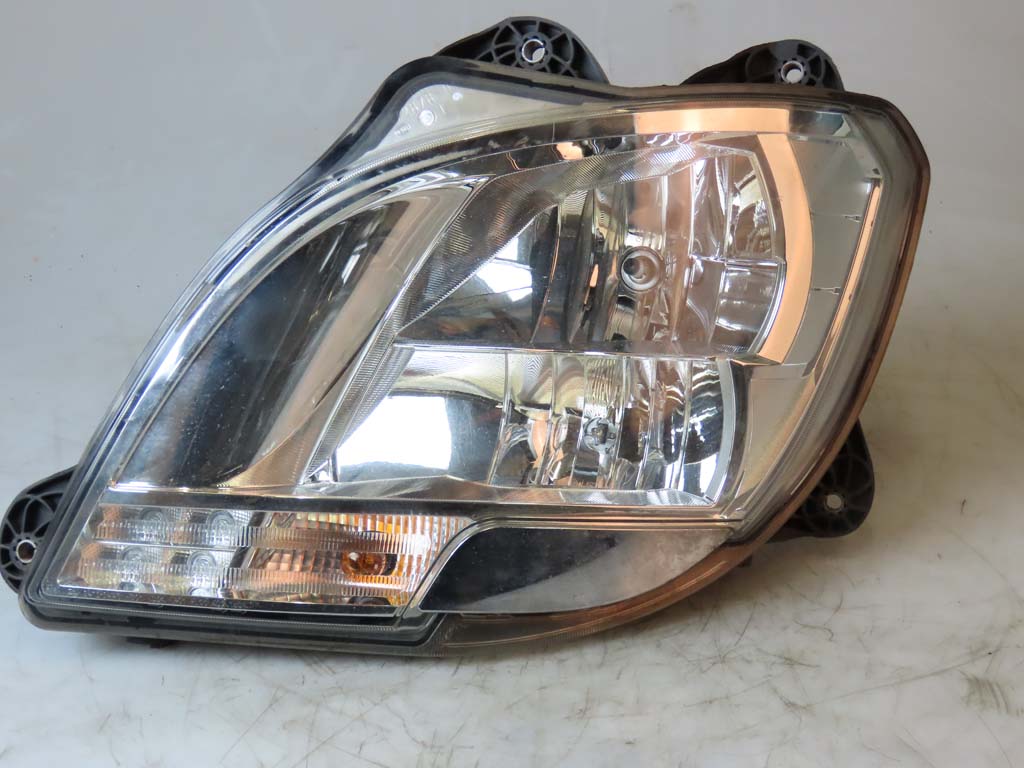 Koplamp Li. DAF XF 106