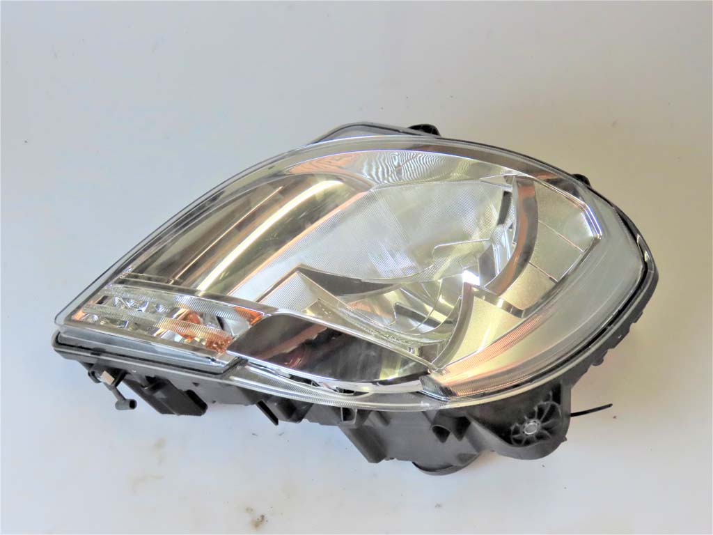 Headlight LH. DAF