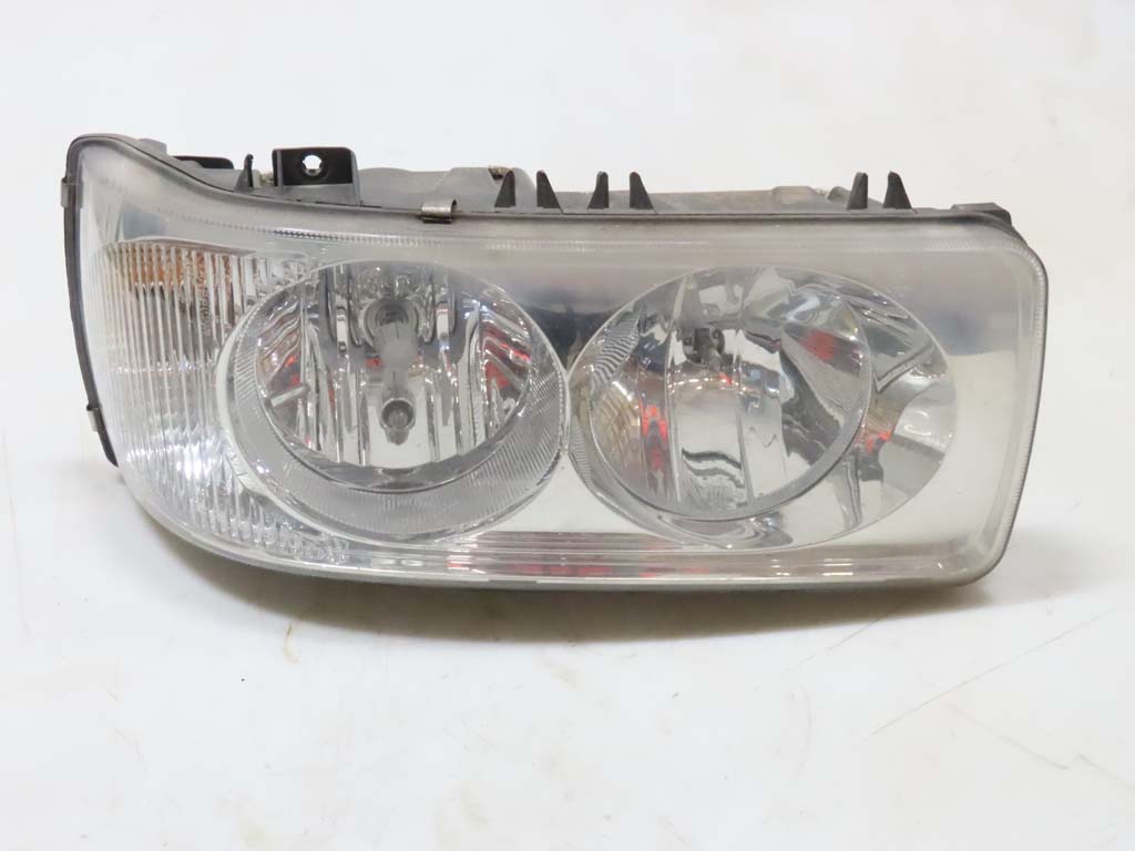 Headlight RH DAF